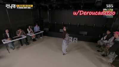 송지효's cutesy dance with a tinge of sexiness~