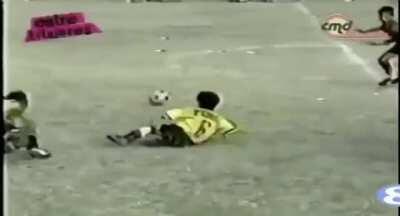 8 Year Old Leo Messi playing a youth tournament for Newell's Old Boys
