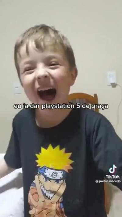 e assim nasce um comunistinha kkkkkkkkk amo essas crianças