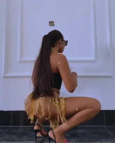 Kitty tried to peak out