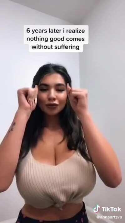 Anna shows us her best features