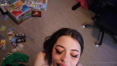 Cumshot on Petite Face