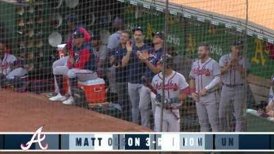 [Highlight] [Highlight] In his first game returning to Oakland, Matt Olson hits a 3-run bomb to center to give the Braves a 5-run lead over the A's.