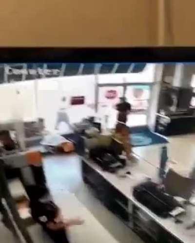 А мог и присунуть.