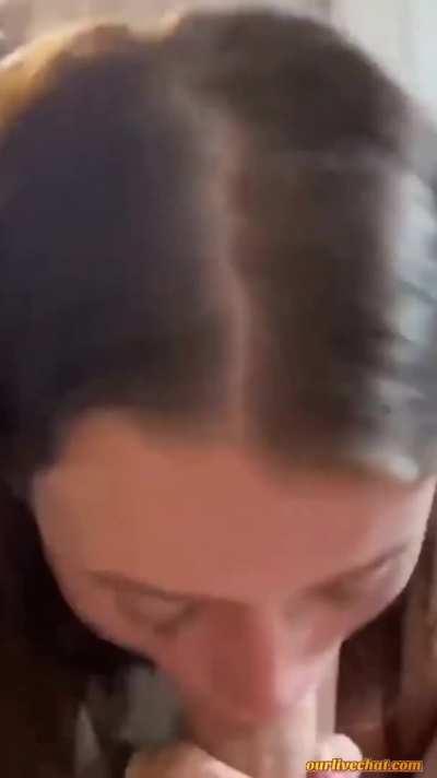 Teenage Girl Loves To Giving Head To Her Boyfriend