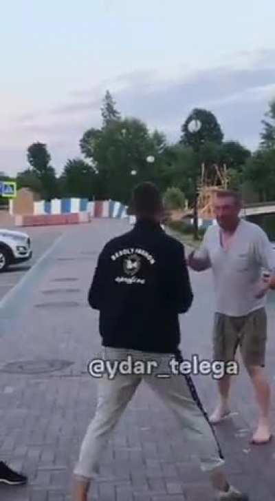 Drunk guy picks a fight with the wrong person, ends up in the fencing position