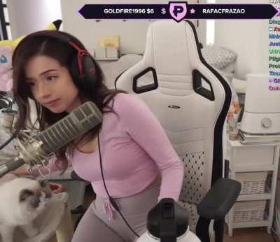 Tried to hide camel toe too late🤣