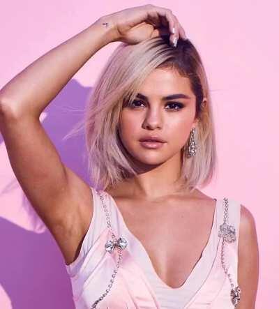 Queens exceptional underarm(s)