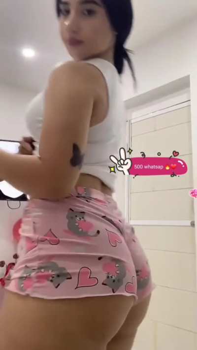 Oriana es muy sexy 😏