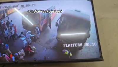 Tragic ST Bus Accident in Sinnar Claims Life of 9-Year-Old, Several Injured - Nashik, Maharashtra 🚨