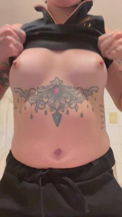 FREE DICK RATE 🍆 with the subscription to my VIP profile 🥵