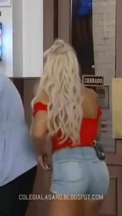 Sol Perez en Polémica en el bar