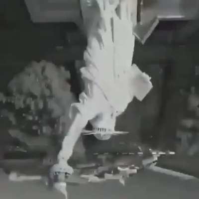 ‏مردم ایران چرا نشستید!؟ تا کی سکوت!؟ ‎