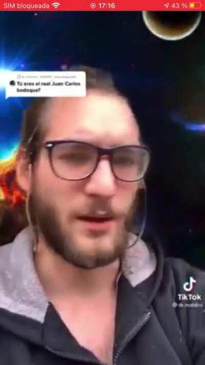 Juan Carlos ? :0. No encontré el original así que grabe pantalla