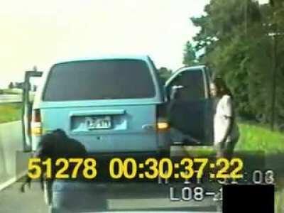 Man knocks out cop in front of daughter