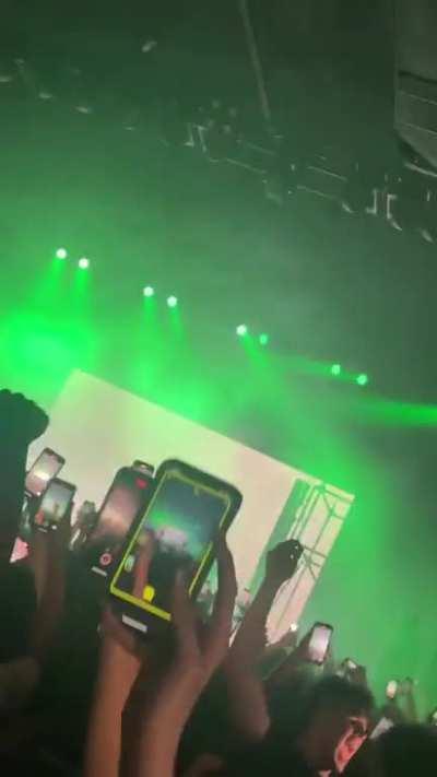 Dallas show was crazyyyyy (sorry for bad quality , my small ass was literally getting tossed around lol)