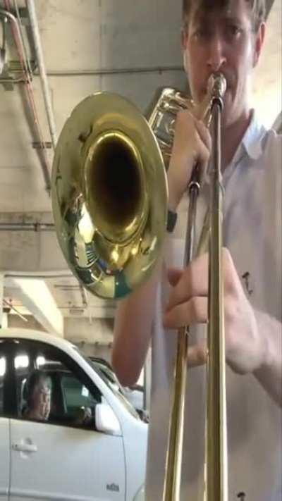Playing trombone in a parkgarage (Youtube: Trombone Timo)