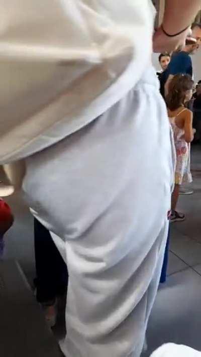 WCGW if you try to cheat with the baggage size