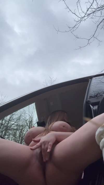 Risky little squirt... Thick 200lbs 24yo girl