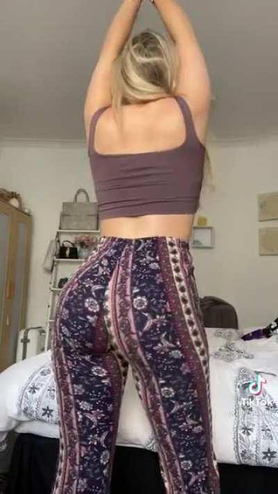 Soft & Jiggly No.251 😍🍑