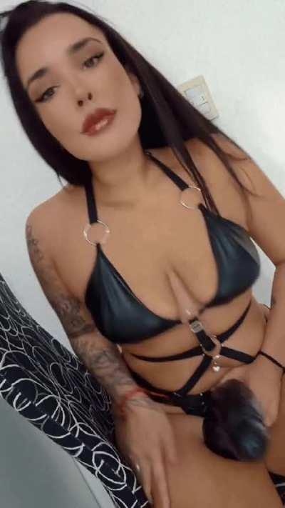 Open that wallet and beg for me to empty it 😈😈😈😈