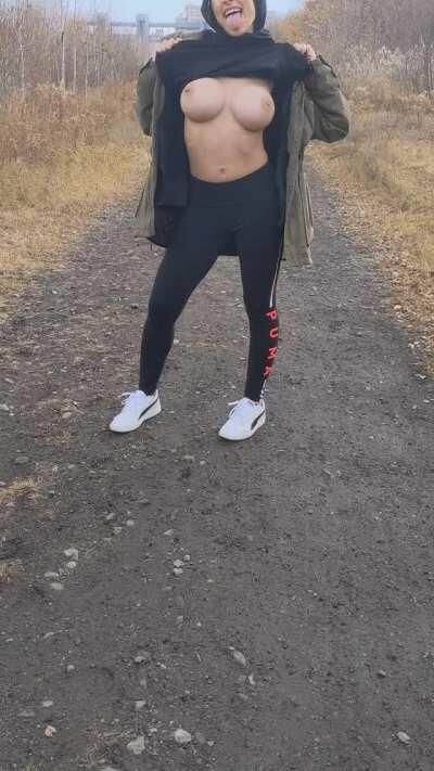 Having fun while taking a walk 😋😋