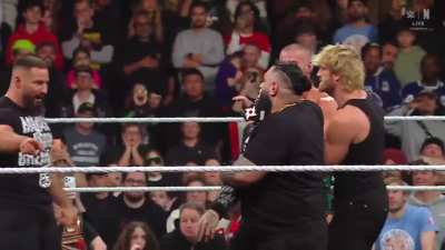 [Raw Spoilers] Superstar seemingly legitimately injured in match