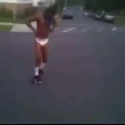 Crop walkin in the diaper