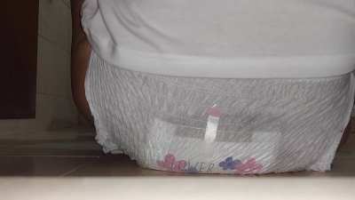  Messy accident while drunk puking >< didnt have energy and ended up landing on my messy bum >< 