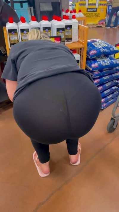 Do you like the public see through? 😘