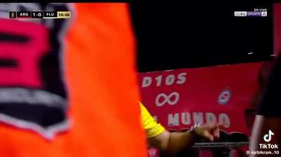 Marcelo accidentally stepping on leg