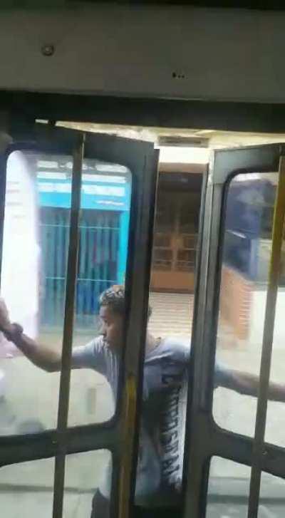 Muquinha ensinando a dar calote