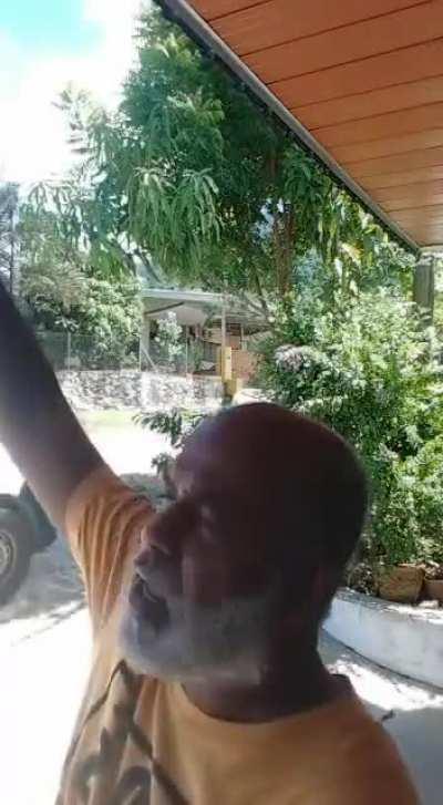 Uncle pissed off with minster asking to pray instead of raising white flag