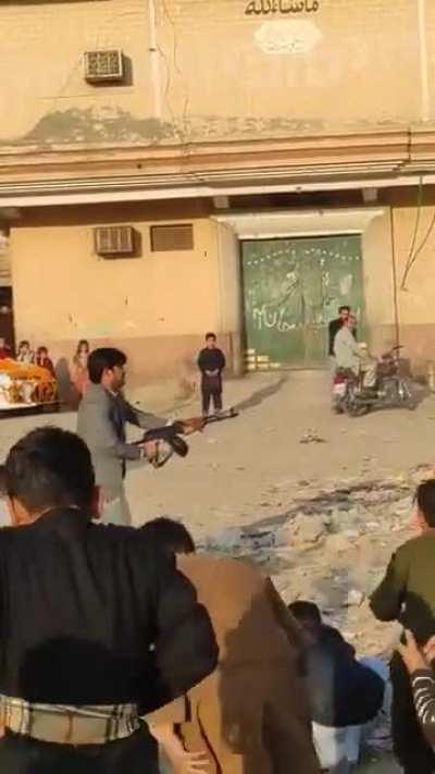 Actual idiot with Ak