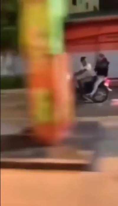 arkadasla gezintiye ciktik