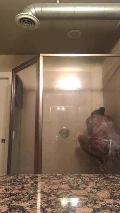 Would u jump in with her