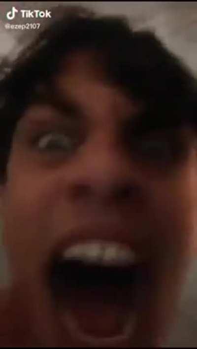 El admin cuando ve a Afrodita