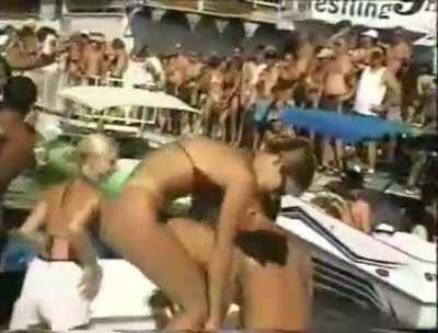 Classic Bikini Pantsing