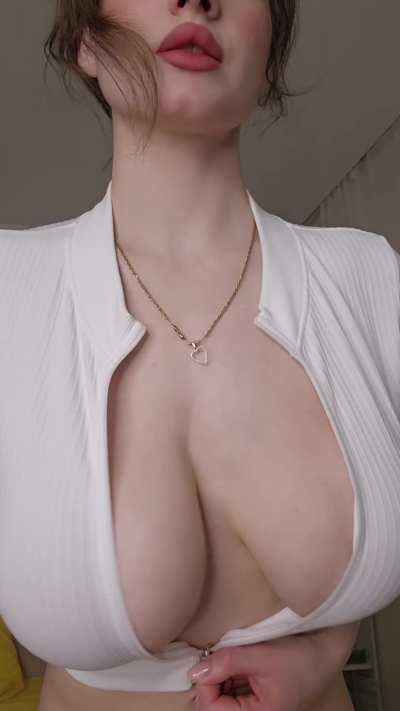 I hope this boobs reveal makes your day better gooner 😉