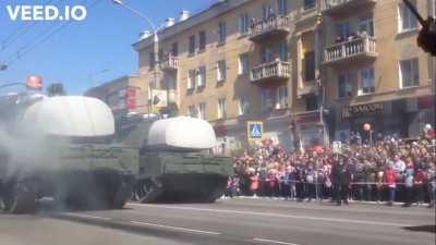 The T14/15 might break down a lot, but you can't tow it! Take that Ukranian farmers, 5D-chess!