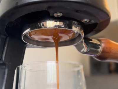 Decided to go coarser and skip the pre-infusion this morning. Gorgeous results. 