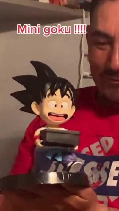 La felicidad de este hombre es lo que importa :D