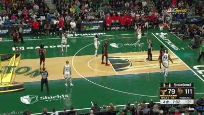 [Highlight] Coach Joe Mazzulla goes for the Hack-a-Drummond while up 32 points in the 4th quarter with 7:02 left in the game (Drummond would go on to miss both)