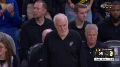 [Highlight] Steph pulls the good ol' lookaway three in front of the Spurs bench