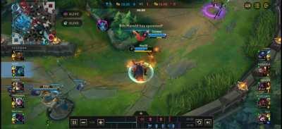 Thresh mains, does Q+Flash gives the hook more range or is a visual effect?