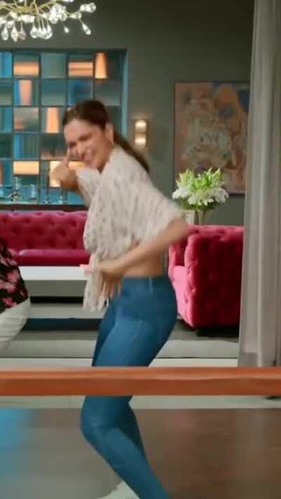 Deepika Padukone masti dance
