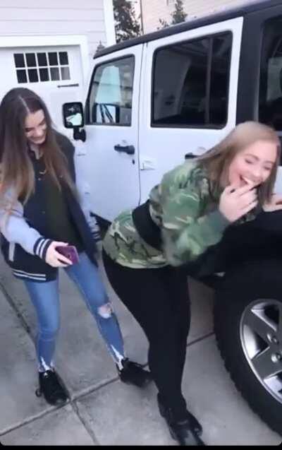 Dari always humping around 😜