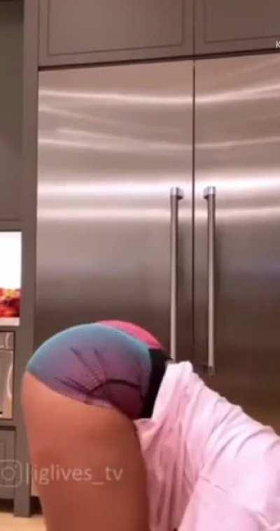 bending over like she tryna get ate up 😋