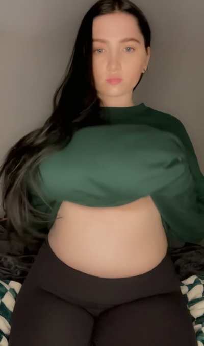 Best bra for huge boobs is no bra 🥵 $3.50 onlyfans & fansly sale- link in comments!