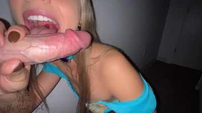 Beating on princess Jasmine’s pussy hole